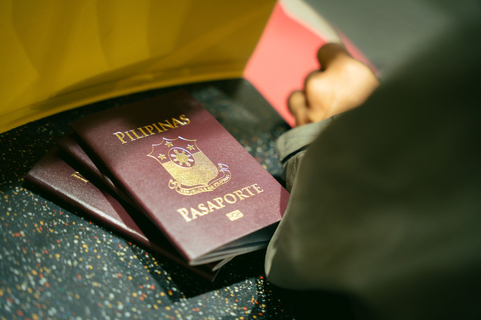 Carte d'Identité Périmée Avion : Guide Pays par Pays