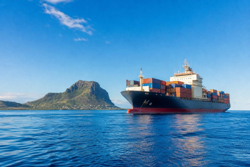 Maurice-La Réunion en bateau : vols, cargos, tarifs et formalités